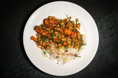 Braised Carrots & Chickpeas with Dill Gremolata